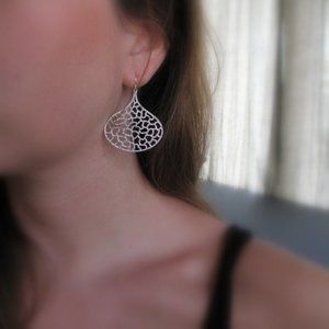 STEFENY STANYER Silver Teardrop Earrings